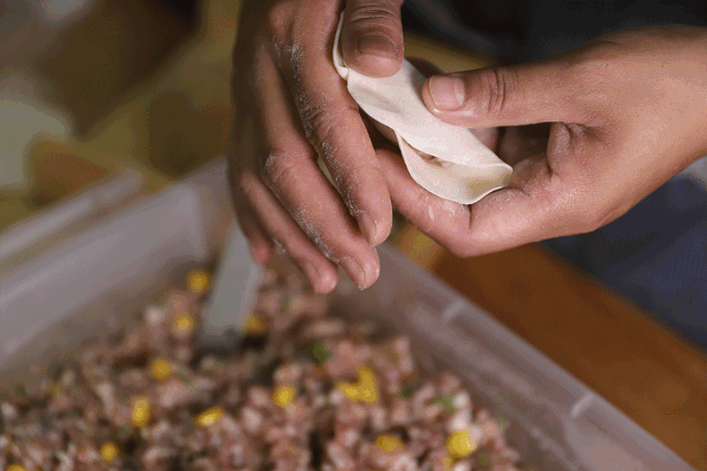 各式手工饺子经营的品种也非常多,并且都是经典的东北特色,很朴素的写