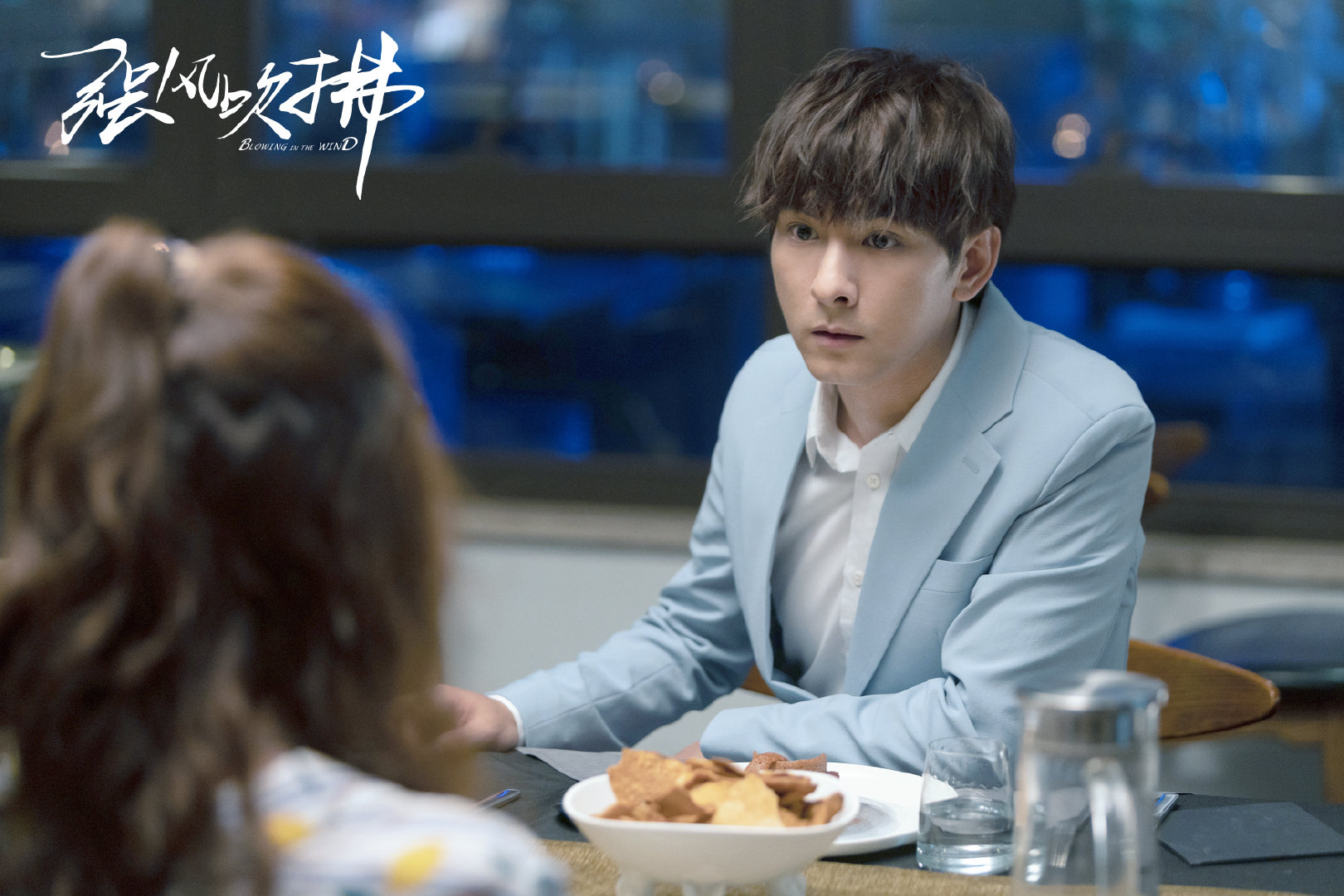 00,由邢昭林,李凯馨,查侬·散顶腾古,向皓等主演的青春剧《强风吹拂》