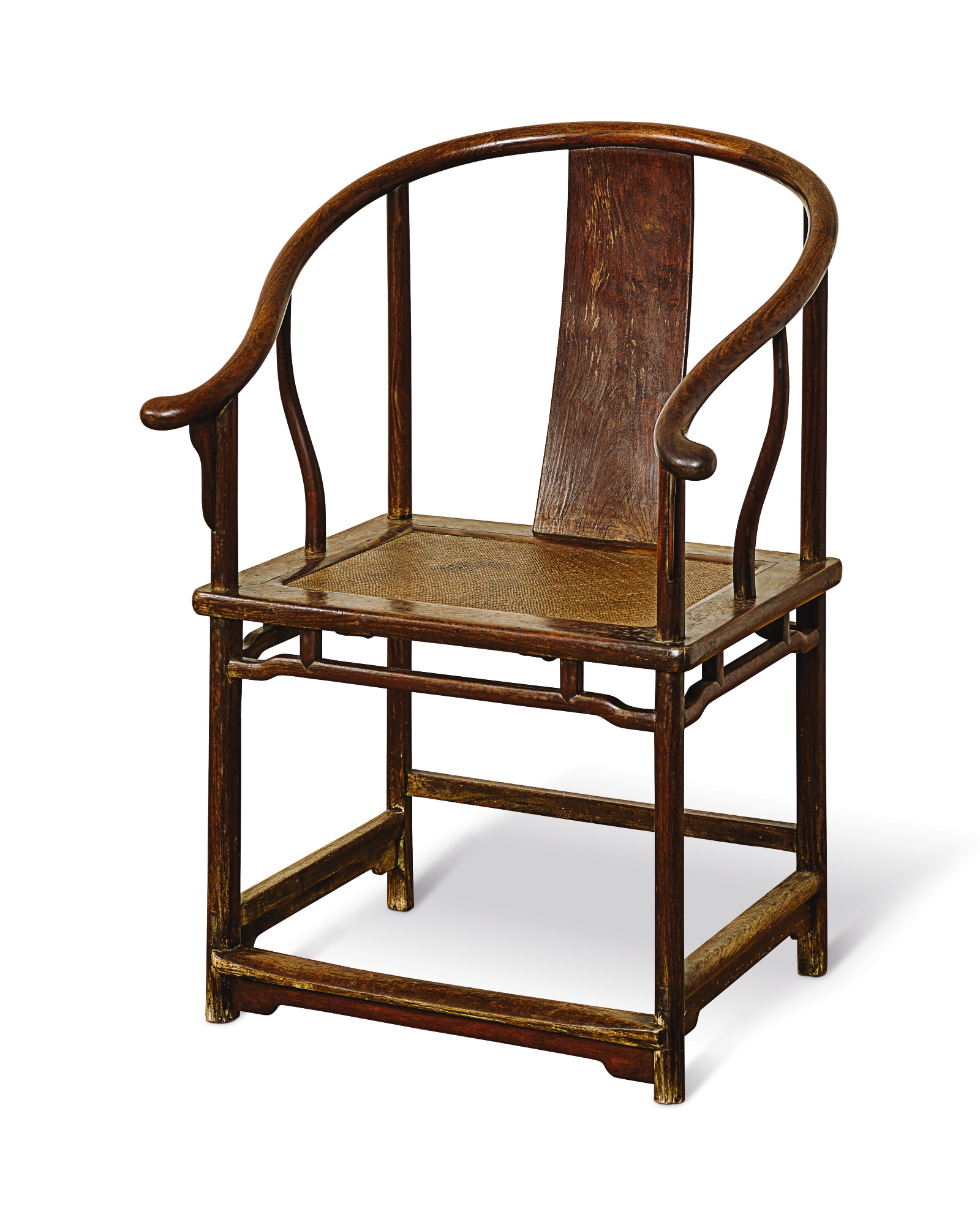 宁愿坐在圈椅里笑也不愿意坐在某驰机盖上哭