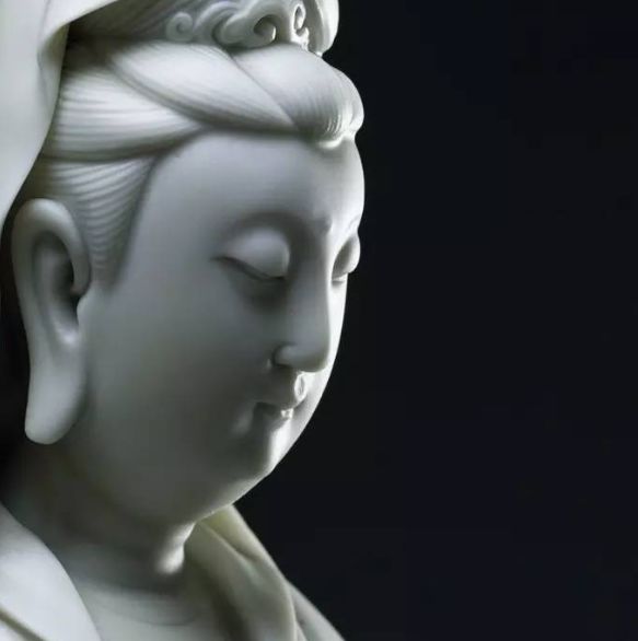 观音肉屈原准备上天时,汨罗水族踟蹰不前,欲言又止.屈原问:"还有事吗?