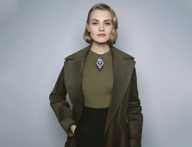 梵克雅宝胸针艺术展从彩宝中塑造珠宝的美教你如何戴胸针