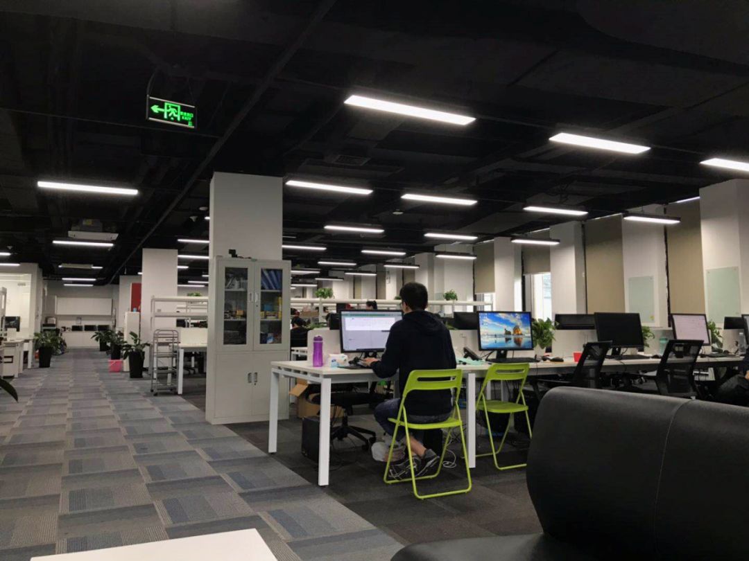 同一个团队,同一个梦想2018年3月13日,哈罗单车宣布