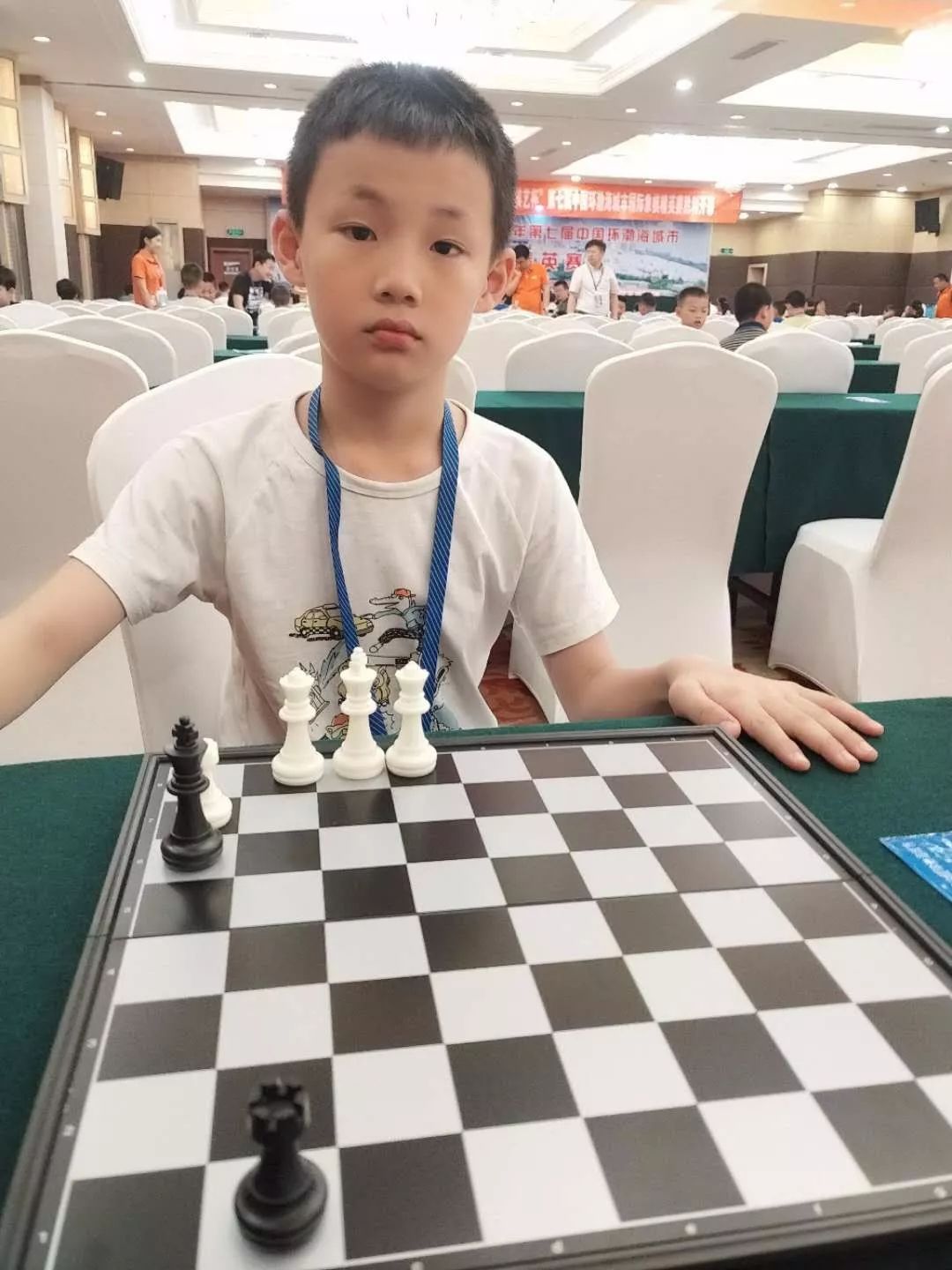 李骏浩辛咏泽蔡昊轩袁璋珂囤华东合影留念王冠棋艺俱乐部是经聊城市