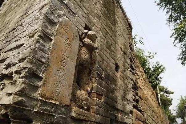 下邳城内有个石敢当