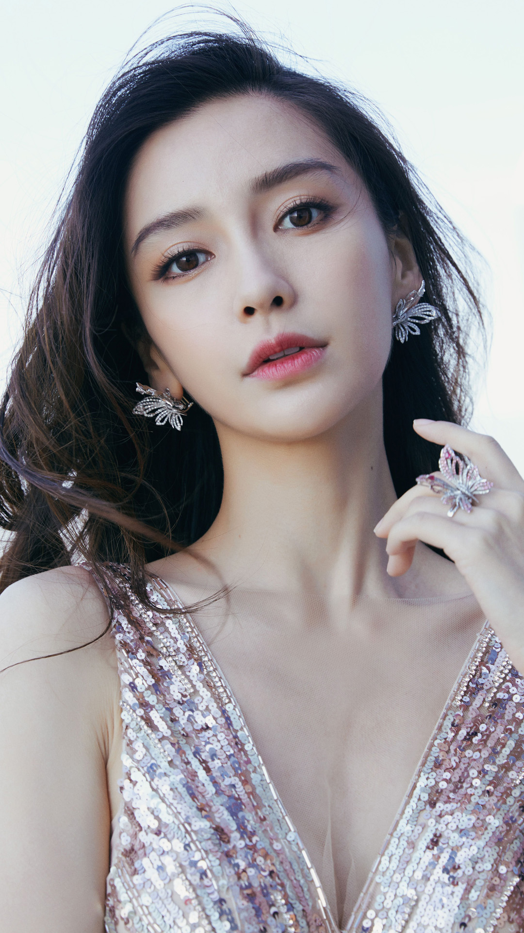angelababy最新写真亮相 出席时装盛典红唇惊艳