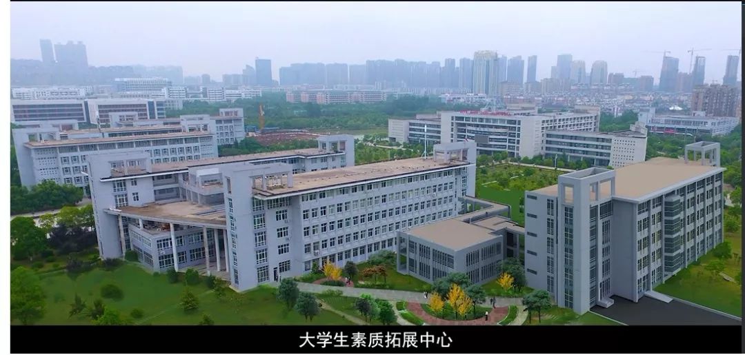 学院地处国家aaaa风景区龙子湖畔蚌埠大学城,占地近900亩,建筑面积25