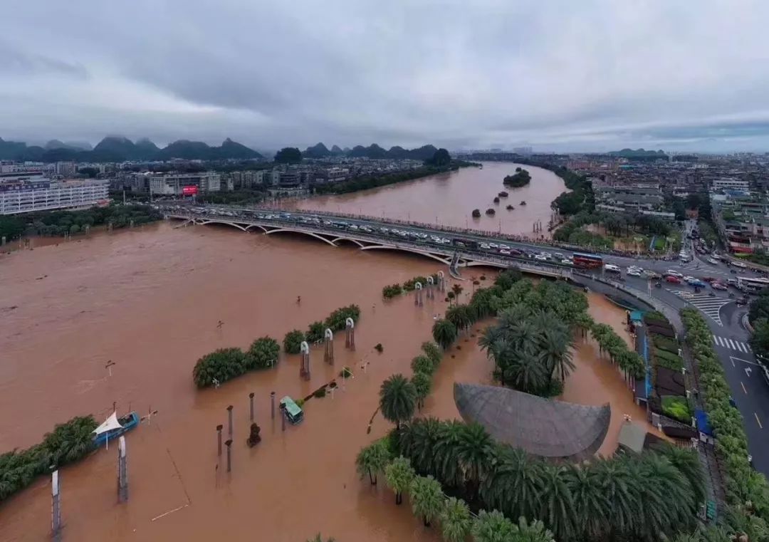 与高温,寒冬相比,洪水给人带来的危害丝毫也不逊色.