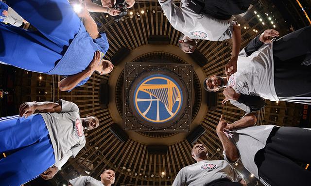 原创杜兰特受伤猛龙主场从欢呼到起立致敬美球迷kd得到了尊重