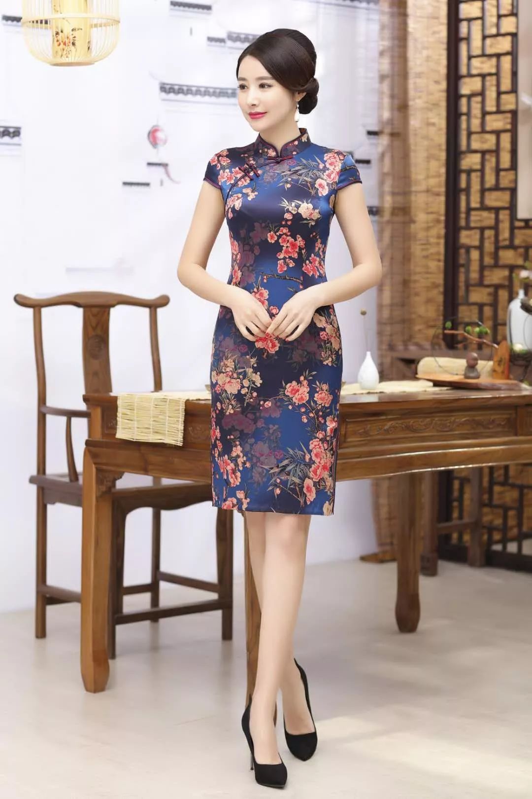 轰动全城,杭州丝绸旗袍博览会来锡林浩特了!快来领取免费礼品!