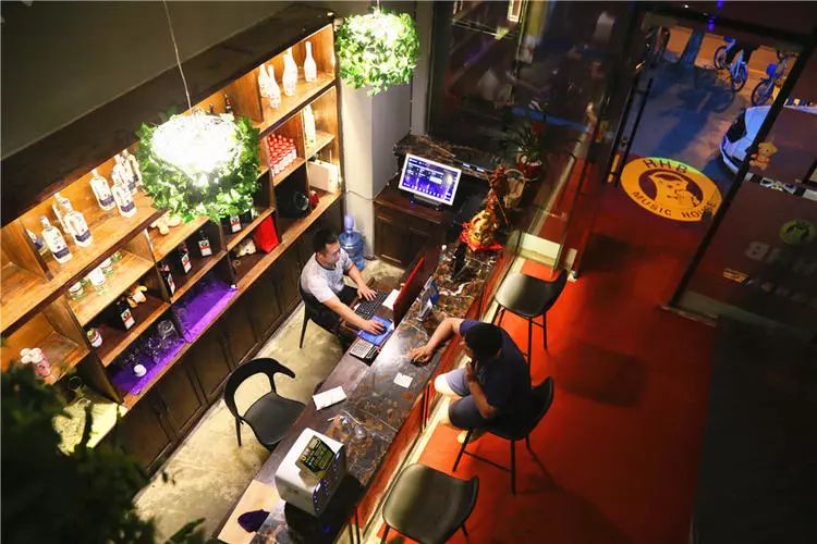 199抢原价165元hhb酒吧套餐含乐堡1打瓜子1份