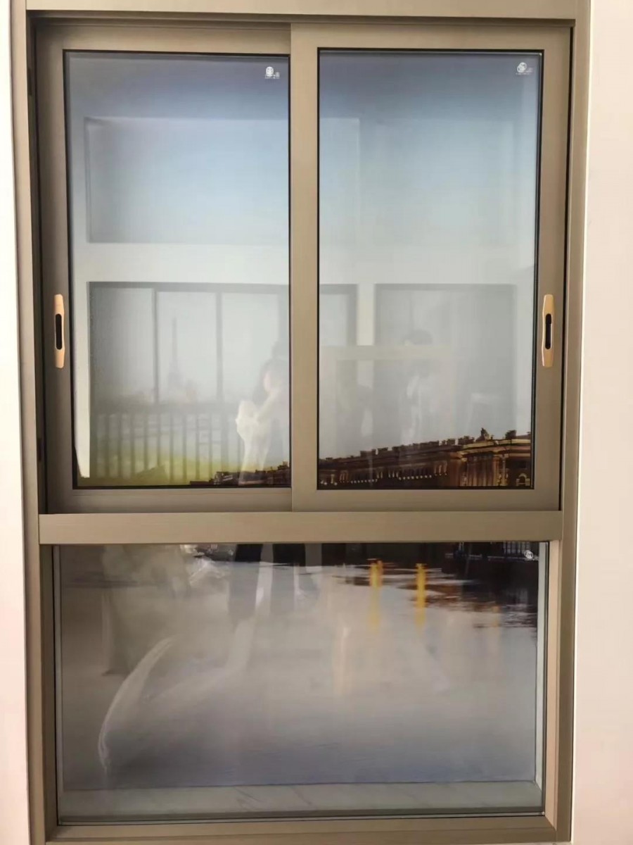 李彩桦小姐香港著名影星签约成为港亚铝材品牌形象代言人