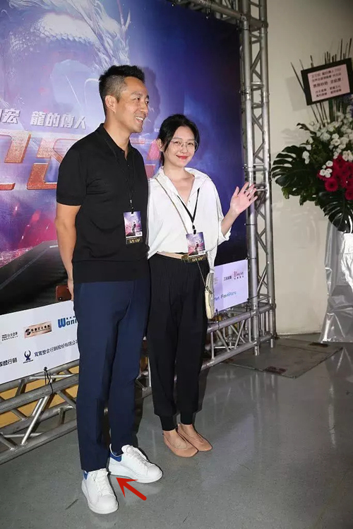 看起来汪小菲对自己的身高还是很在意啊!返回搜狐,查看更多