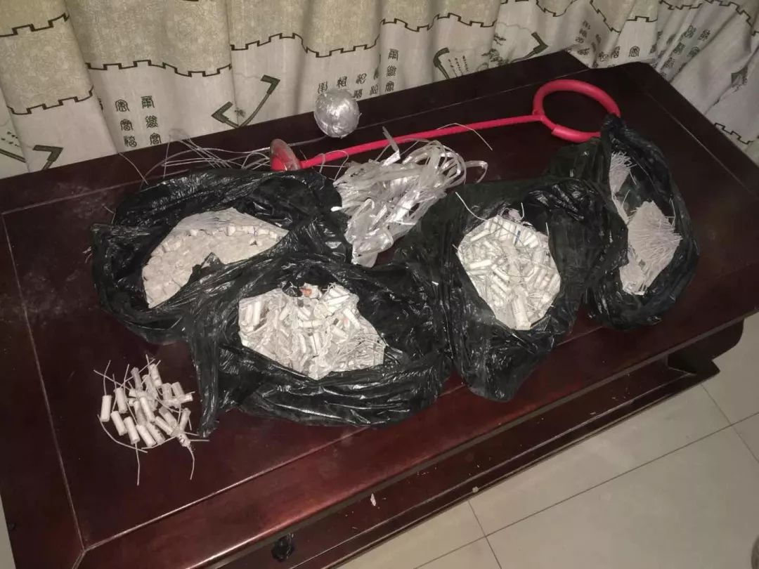 土炮92件 引线16捆 九支一男子非法制造烟花爆竹被刑拘_火药