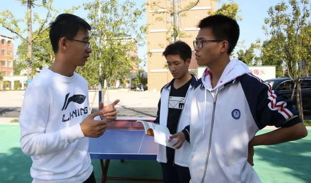 他是2015年衡中高考状元,北大中文系才子,他如何成功逆袭的?