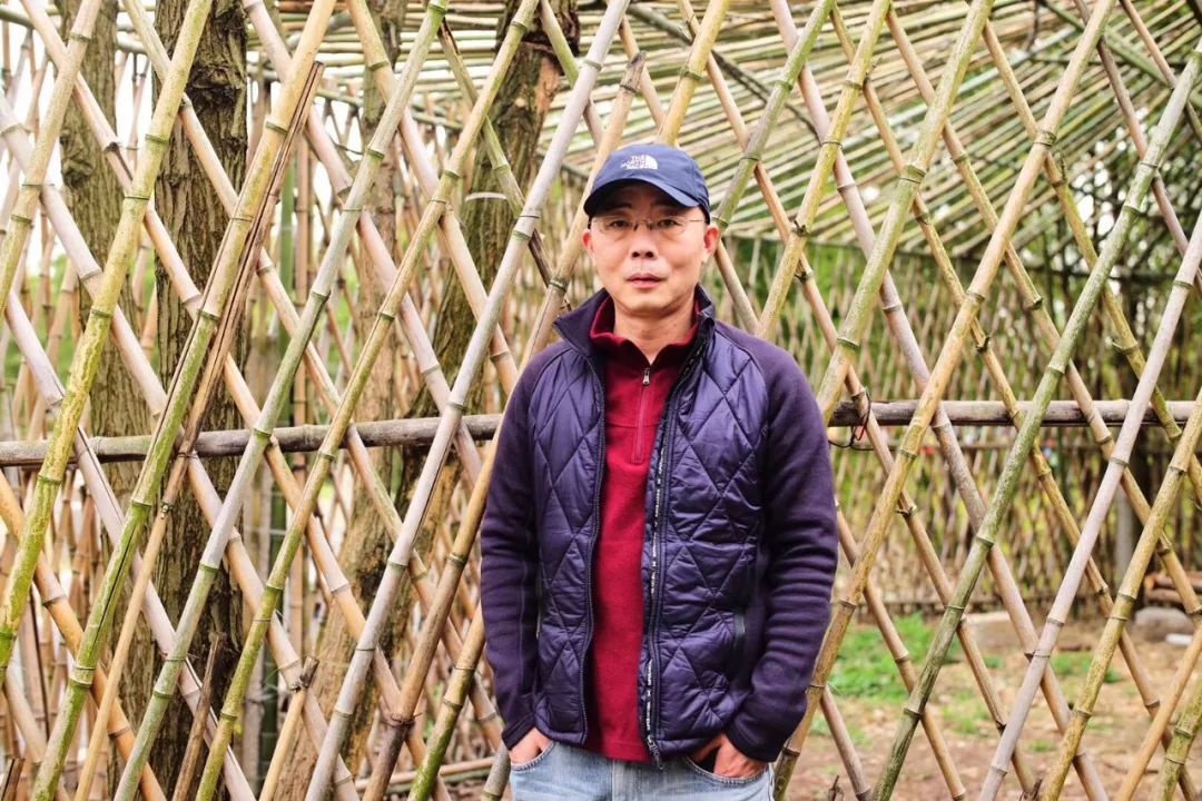 摄影家,设计师川上著名诗人槐树著名诗人黄沙子著名诗人黄光辉著名