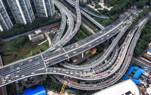 "全国最复杂的立交桥"弄哭"了导航……索道可以穿楼而过,轻轨不止穿楼