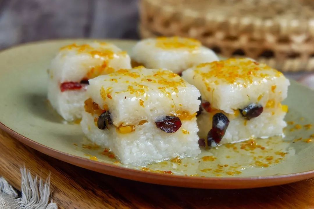 口感更加清爽桂花果仁糯米凉糕的做法甜蜜而不腻口不仅味美还可以拯救