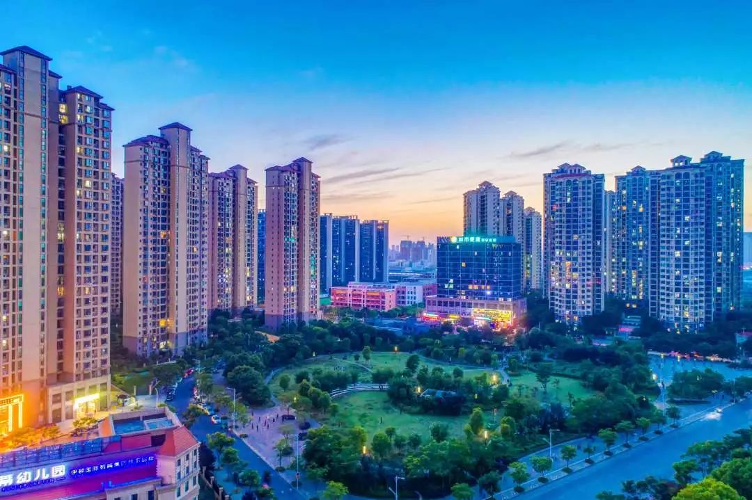 城中造城襄阳中心城区颜值飙升数百栋高楼遥望东津