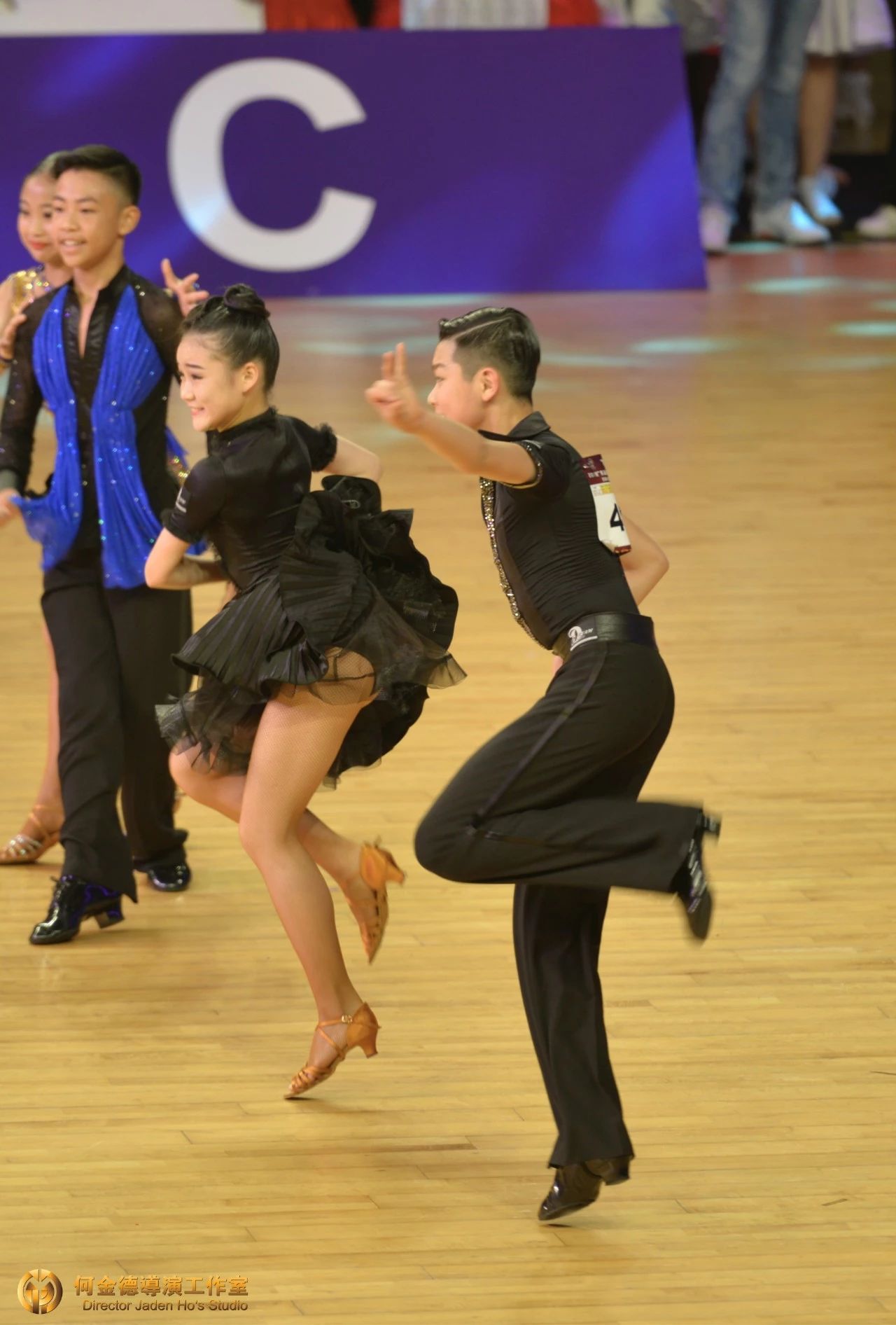 "向昨日最好的自己——挑战",记国少队拉丁舞少年何向晴欧飞翔_组合