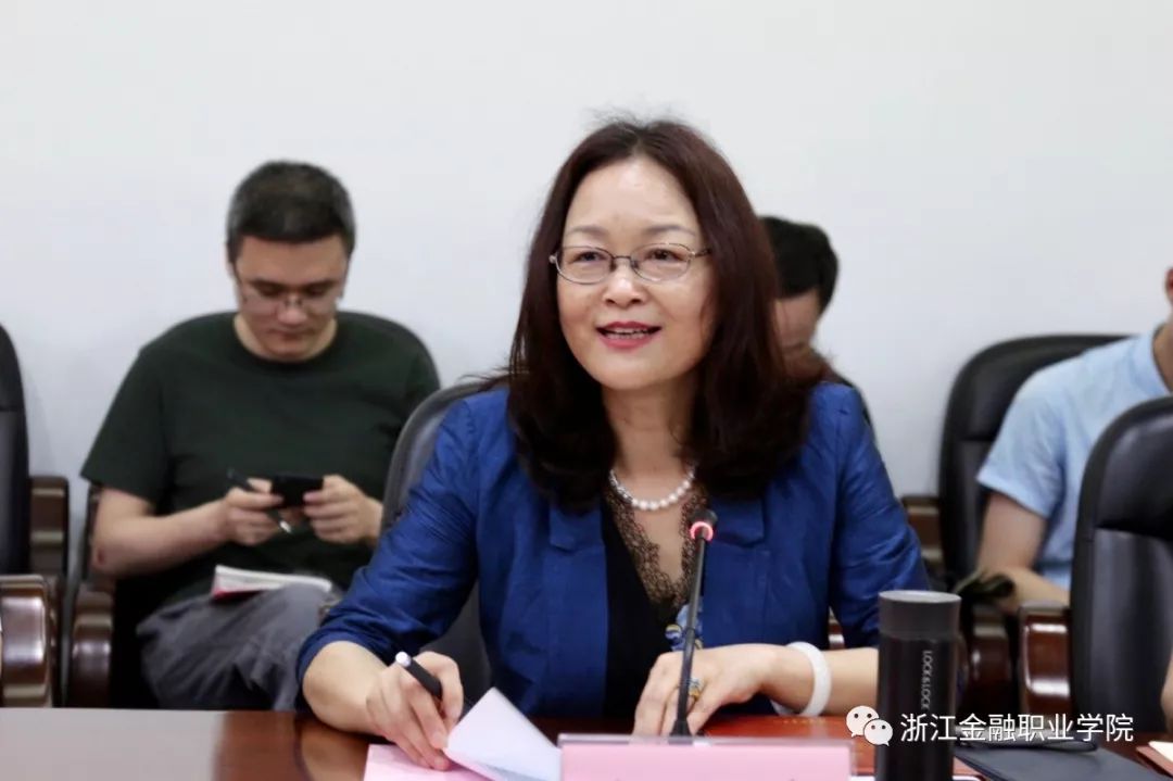 财政部科教和文化司吕建平副司长一行来我校考察调研