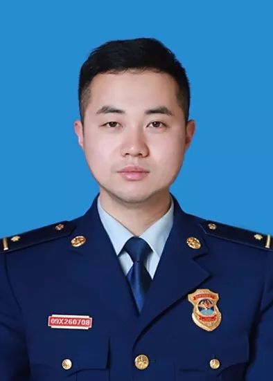 崇明支队堡镇中队副中队长四级指挥员