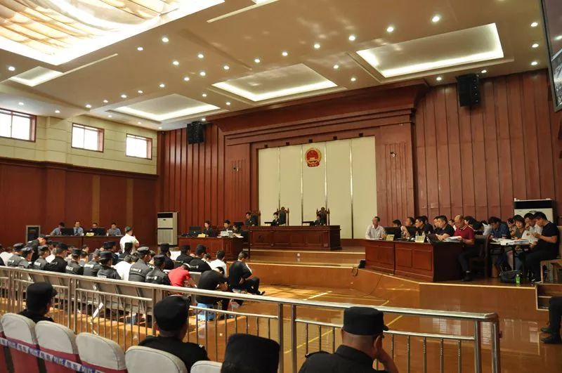 阜阳这个黑社会组织受审来自警方的保护伞也被查了