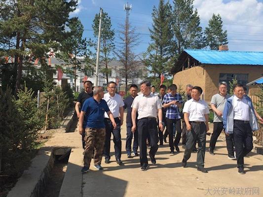 地委书记苏春雨到呼玛县嘎拉河林场检查河长制落实情况