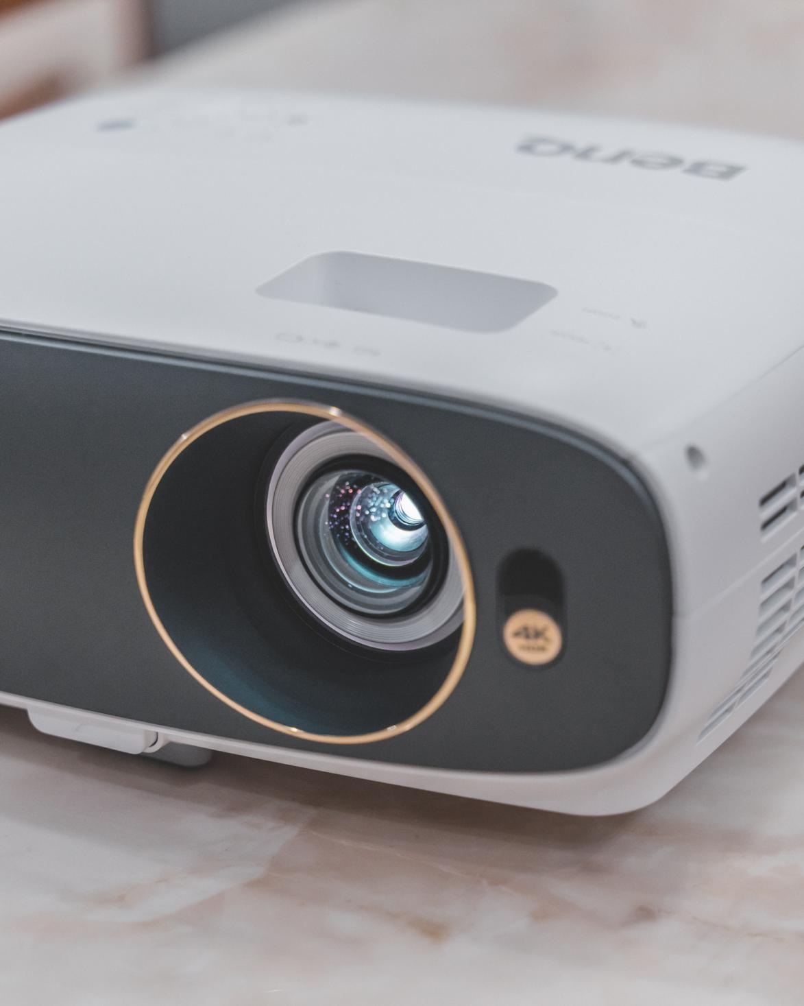 近万元的明基w1700m4k投影机只算入门恐怕是的