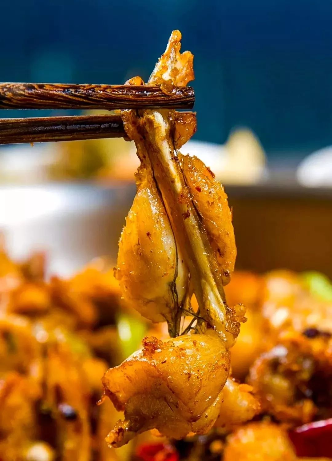 原创一吮就脱骨的美蛙鱼头只管敞开来吃