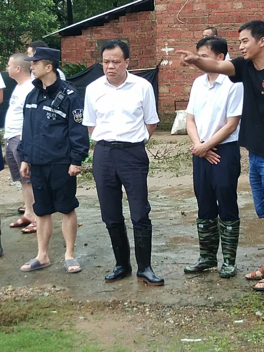 连日来临桂区普降大暴雨其中五通镇雨量最大达到2407毫米
