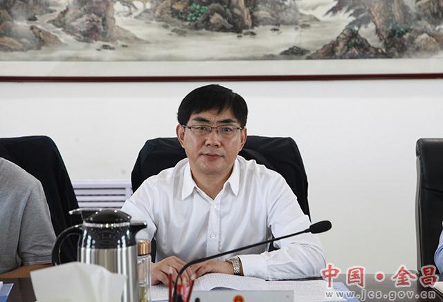 杨建武主持召开市政府第84次常务会议传达学习相关会议