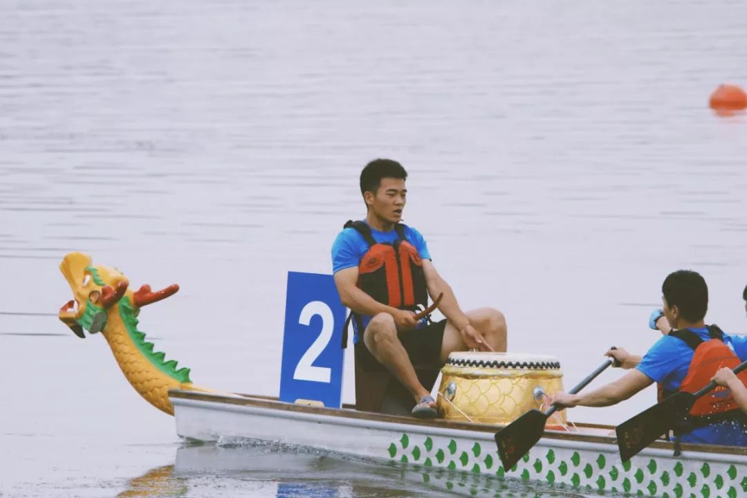 民大龙舟队风雨同舟