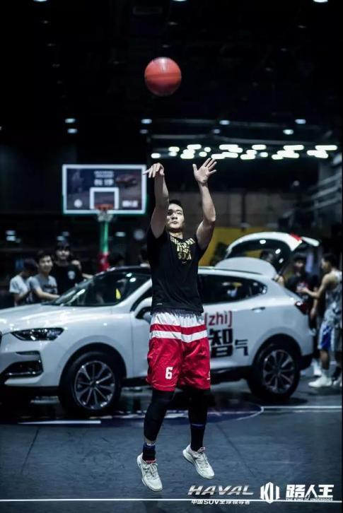 soma步"教科书"张浩林出现,将气氛推到了一个高潮.