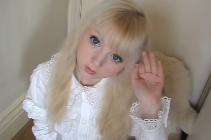 世界上最白的女孩,白到连血管都能看见,评为是全世界最白的萝莉