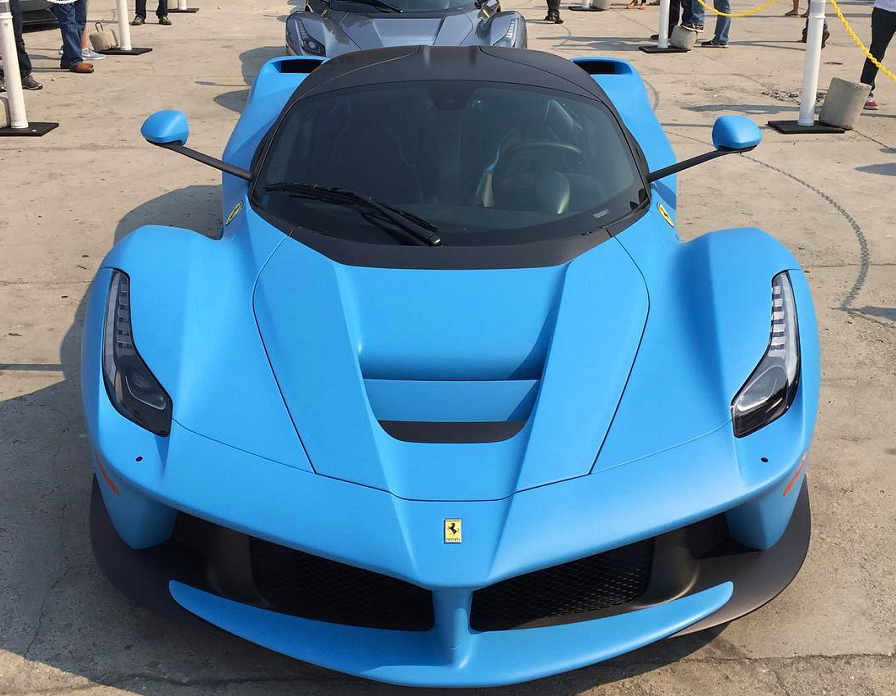 法拉利拉法限量499辆,在发布不久后就被抢售一空,如今想买只能买二手