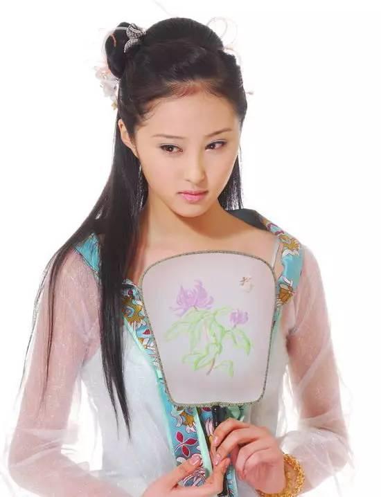 曾弃演《金陵十三钗》,后事业受阻26岁退圈结婚_李欣汝