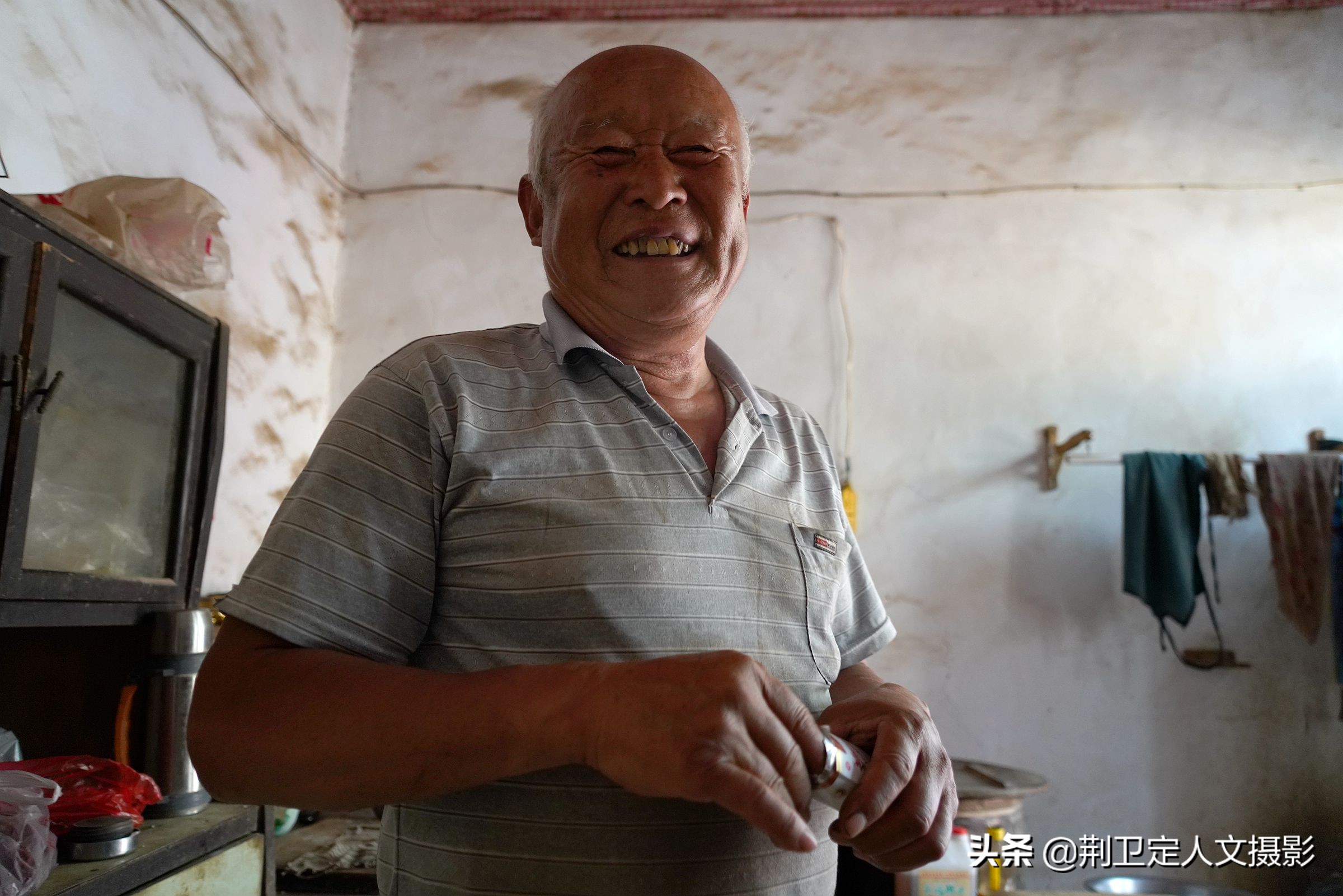 山西72岁老人历时1年为自己和老伴自造2副棺材看他担心啥事