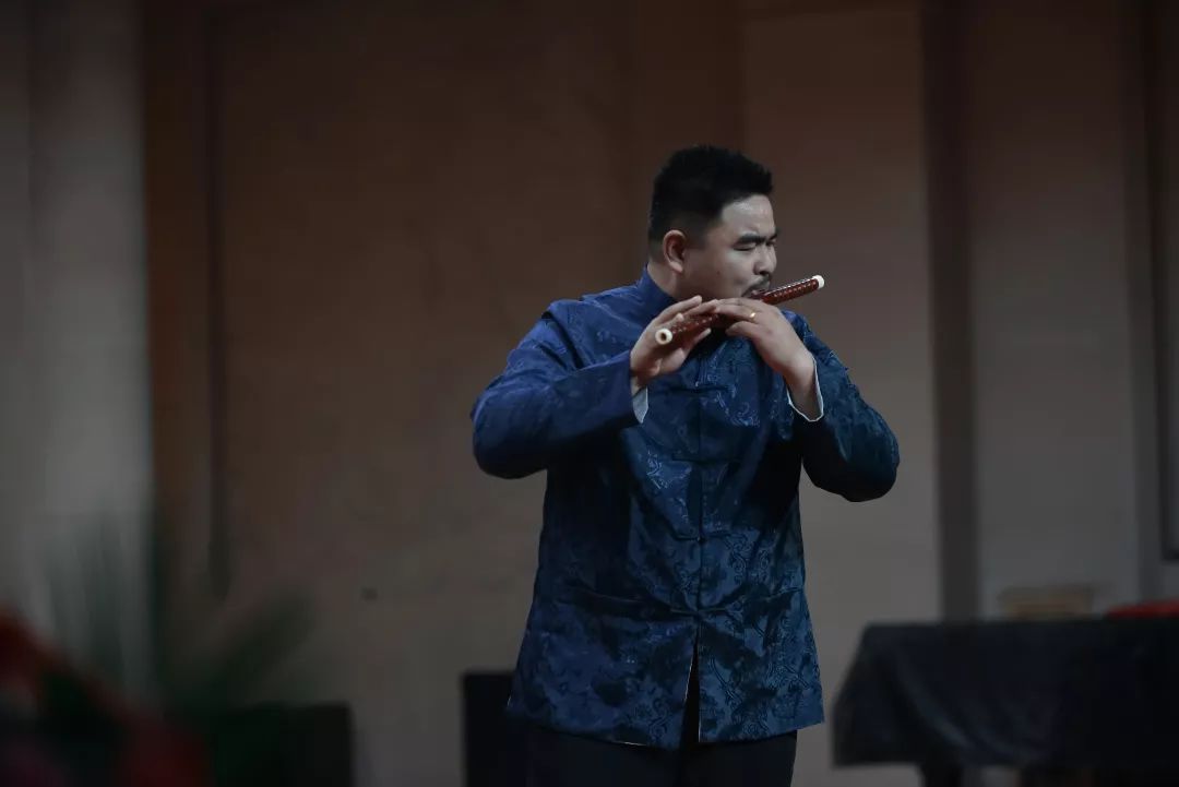 《大青山下》编曲:南维德 李镇 演奏:高纯华《信天游随想》(首演)作曲