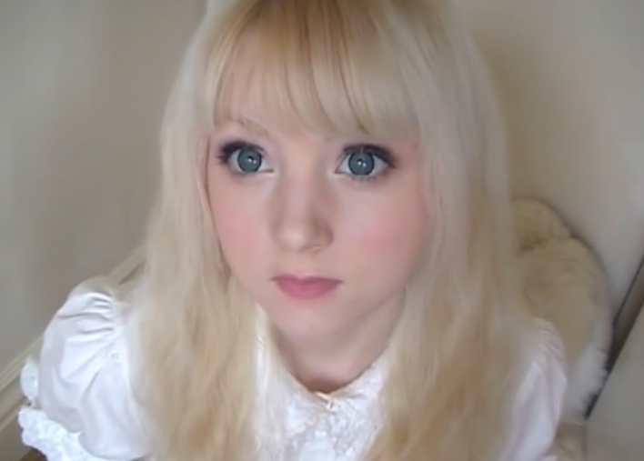 世界上最白的女孩,白到连血管都能看见,评为是全世界最白的萝莉