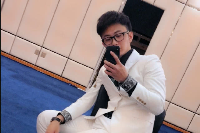 快手浩南应对6月封杀季紧急开除团队负能量主播网友没用的