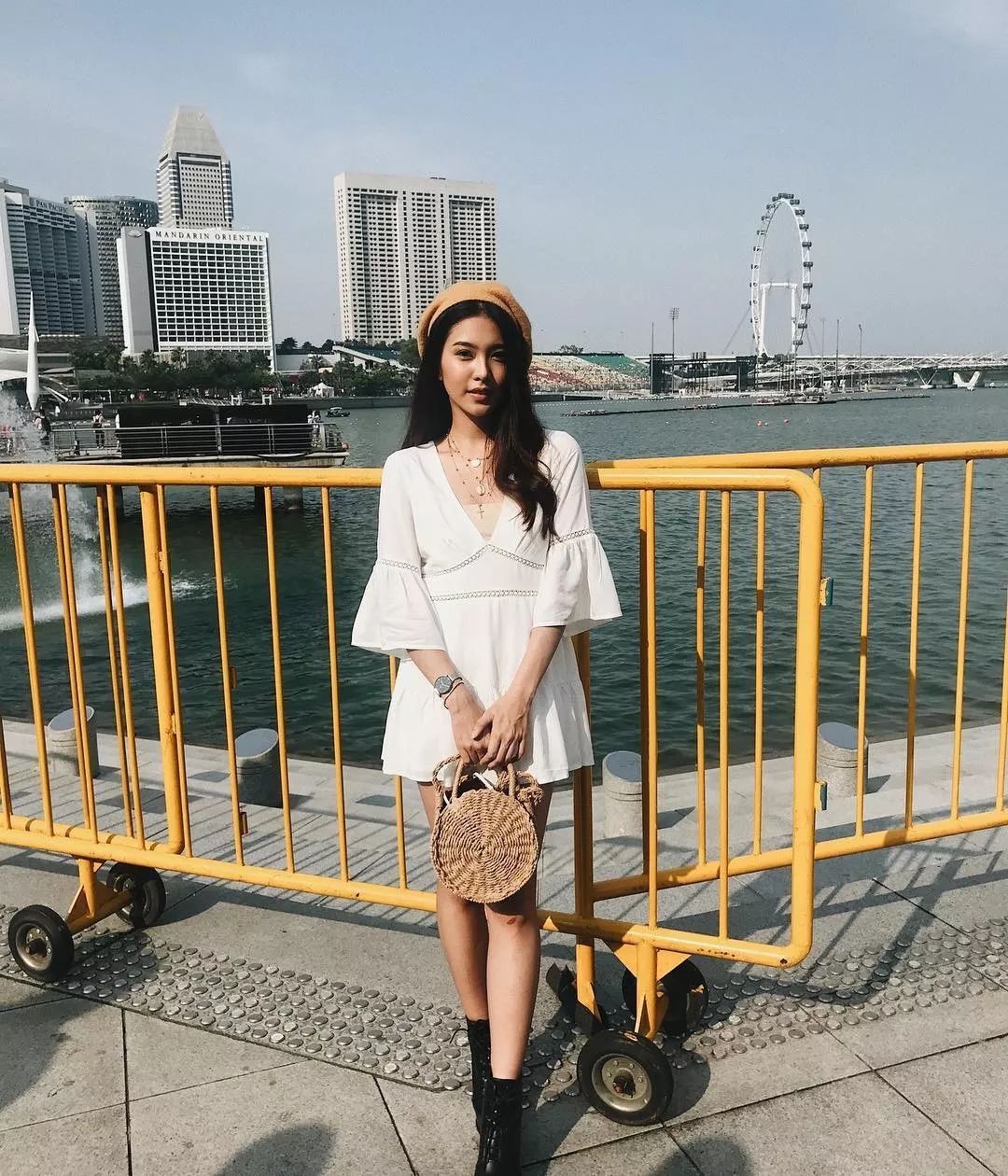 羡慕这个95年的小个子黑妞,竟然可以和自己的偶像拍电视剧!_fern