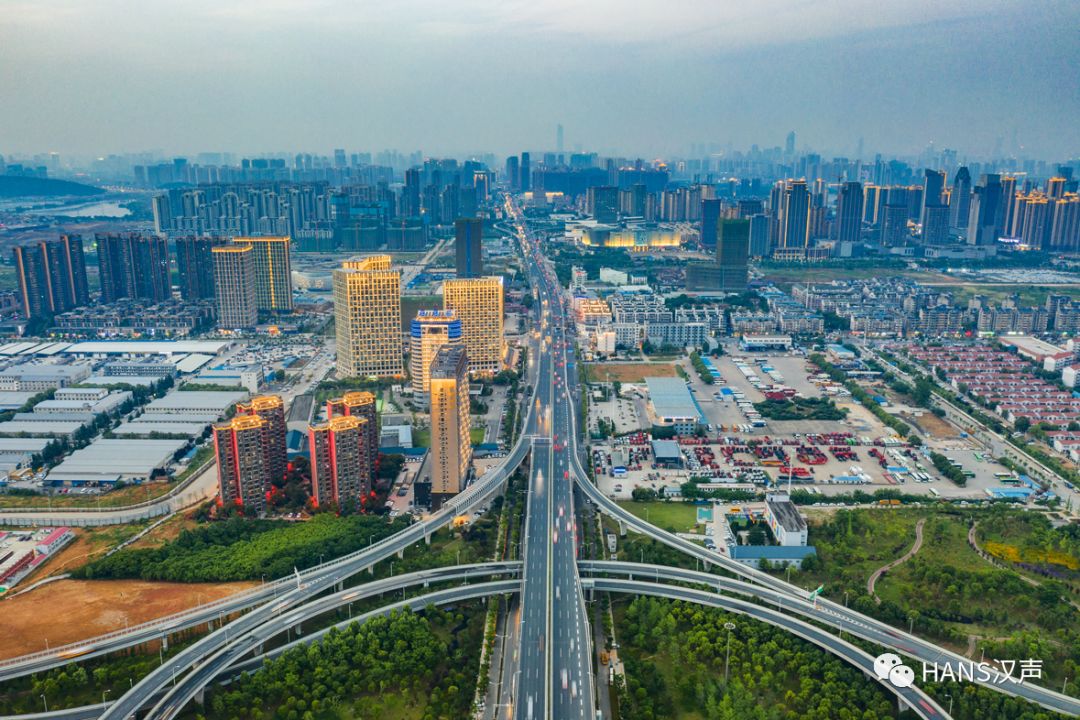 武汉经开每平方千米平创税收25亿为啥这牛看完这组图都不敢相信我在