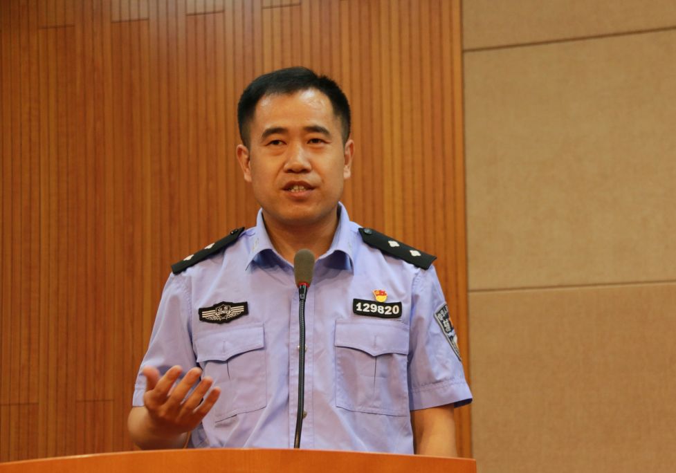 历城区公安局唐冶街道派出所王兵,为我们讲述了一个转机的故事.