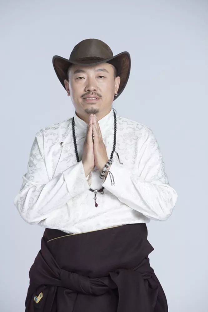 扎西尼玛扎西尼玛,藏族歌手,1979年7月11日出生于四川省阿坝藏族羌族