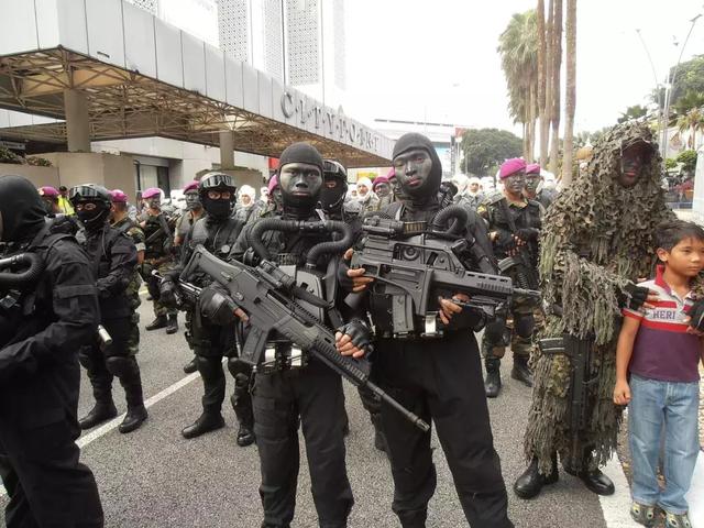 xm8唯一的用户:马来西亚海军特种作战部队加之xm8的减重未能获得