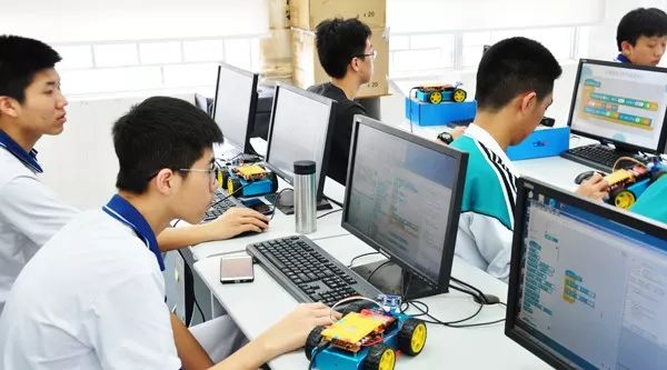 一年一期,深度体验——第7期"云梯计划"中学生课外科技创新实践课烫