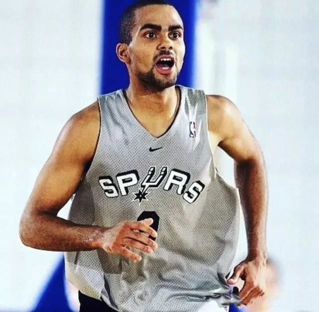 离别,在熟悉的六月_托尼·帕克