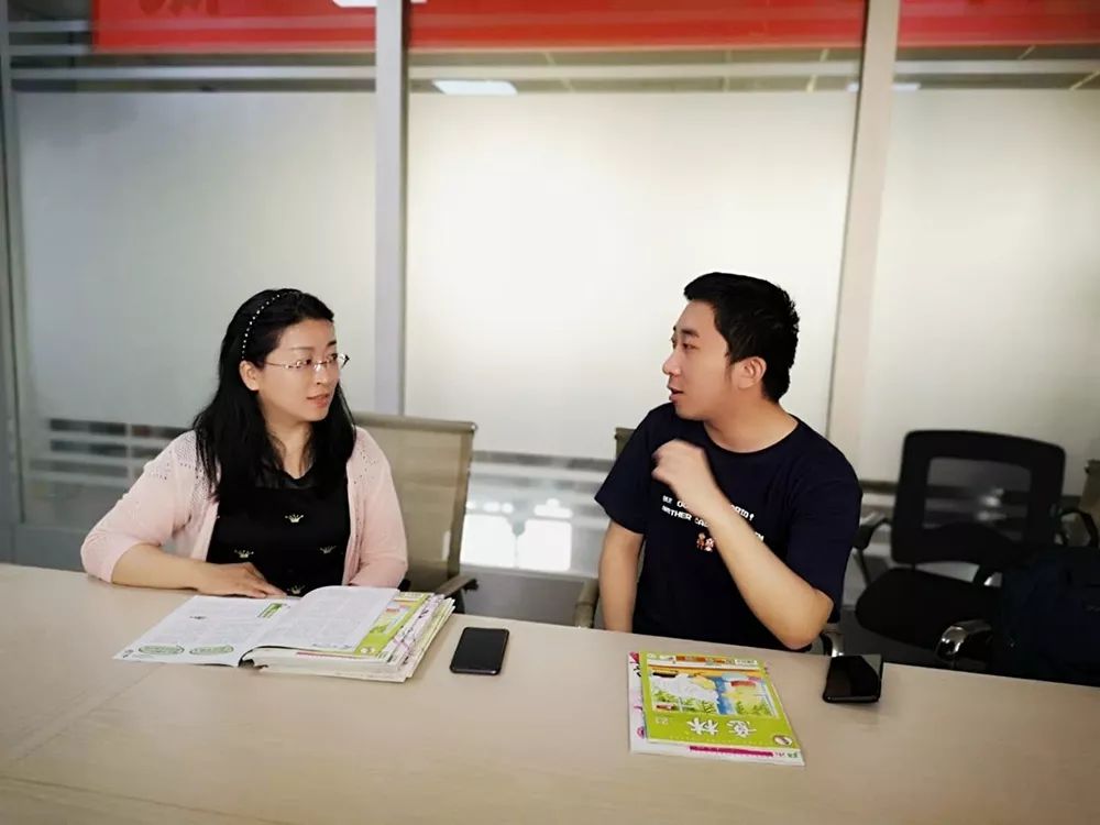 为大家讲述了发生在《意林》杂志编辑部的故事