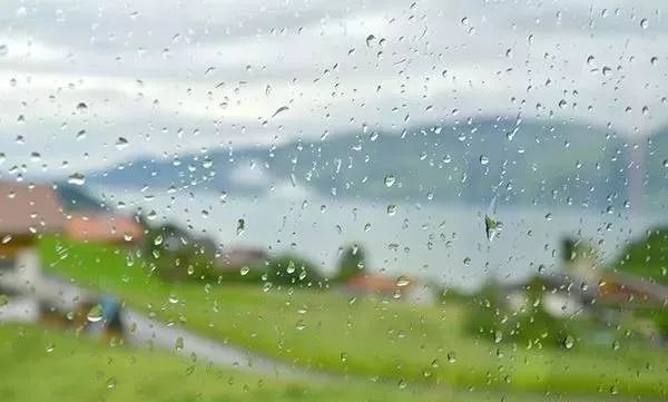 小雨天气图片唯美图片