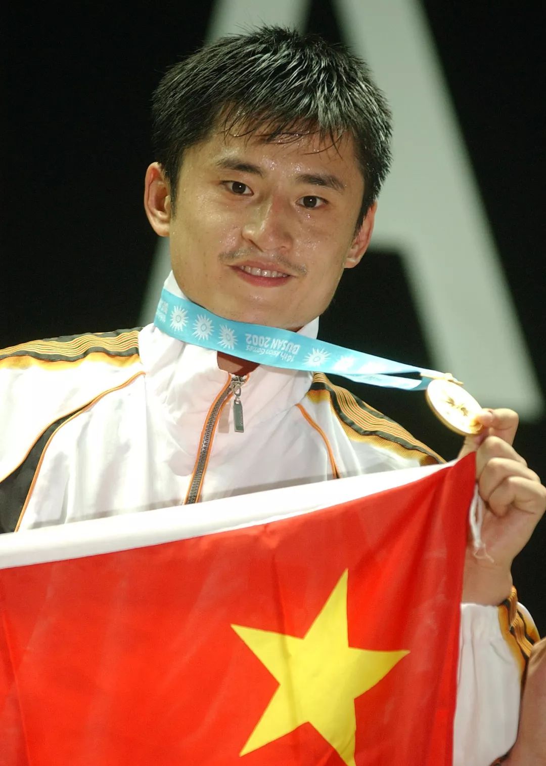 早在2014年起,王海滨就开始担任耶鲁大学击剑队的教练组成员.